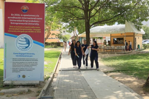 Estudiantes de la Universidad del Magdalena participaron en una encuesta sobre las preferencias para aprender un segundo idioma diferente al inglés.