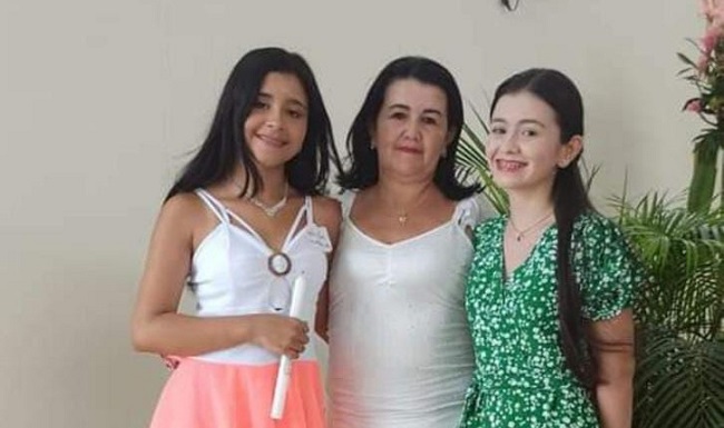 Consuelo Bautista Romero con sus hijas Lizeth Natalia Lozada Bautista e Hilda María Pérez Bautista.