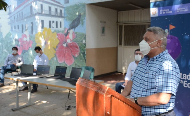 Antonio Peralta Silvera, secretario de Educación Distrital, durante su intervención en el acto de entrega de los computadores.