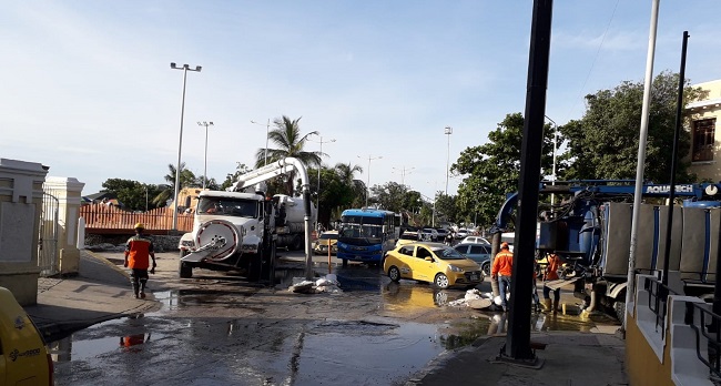 Habitantes del sector nuevamente le hacen un llamado a la Empresa de Servicios Públicos de Santa Marta para que logre solucionar prontamente el rebosamiento.