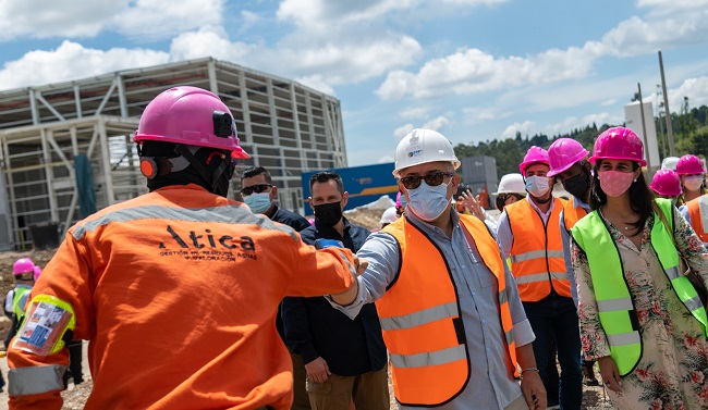 Durante su visita a la planta en construcción de PepsiCo, en Guarne, Antioquia, el Presidente Iván Duque reiteró el propósito del gobierno de lograr un crecimiento de la economía por encima del 7% en 2021.