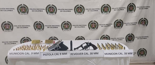 Las armas eran trasportadas encaletadas dentro de una caneca con arroz, según la Policía del Magdalena.