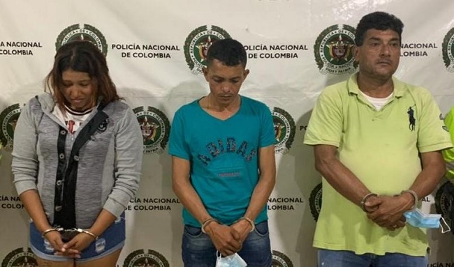 Juan Carlos Oviedo Vargas, alias 'Gato'; Lina Marcela Palma Rangel y Hernando Arengas Quintero, capturados.