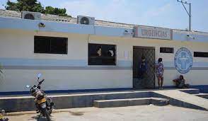 Los lesionados fueron llevados inicialmente hasta la sala de urgencias del centro de salud del barrio Bastidas.