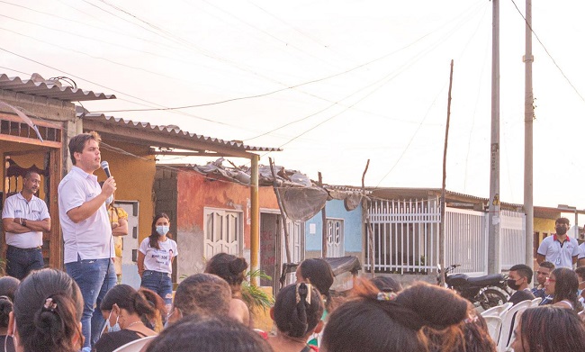 Cada día se suman más personas a la campaña de Luis Vives, candidato del Centro Democrático con el número 105 a la Cámara de Representantes. 