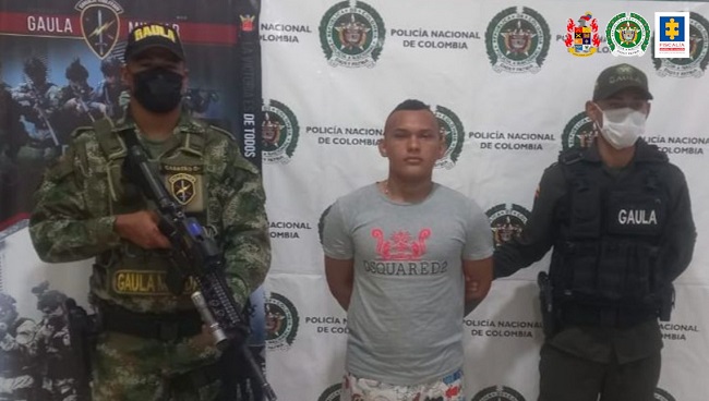 Johan Alberto Urieles López, fue capturado por el Ejército y la Policía en Plena vía pública en zona céntrica de Santa Marta.