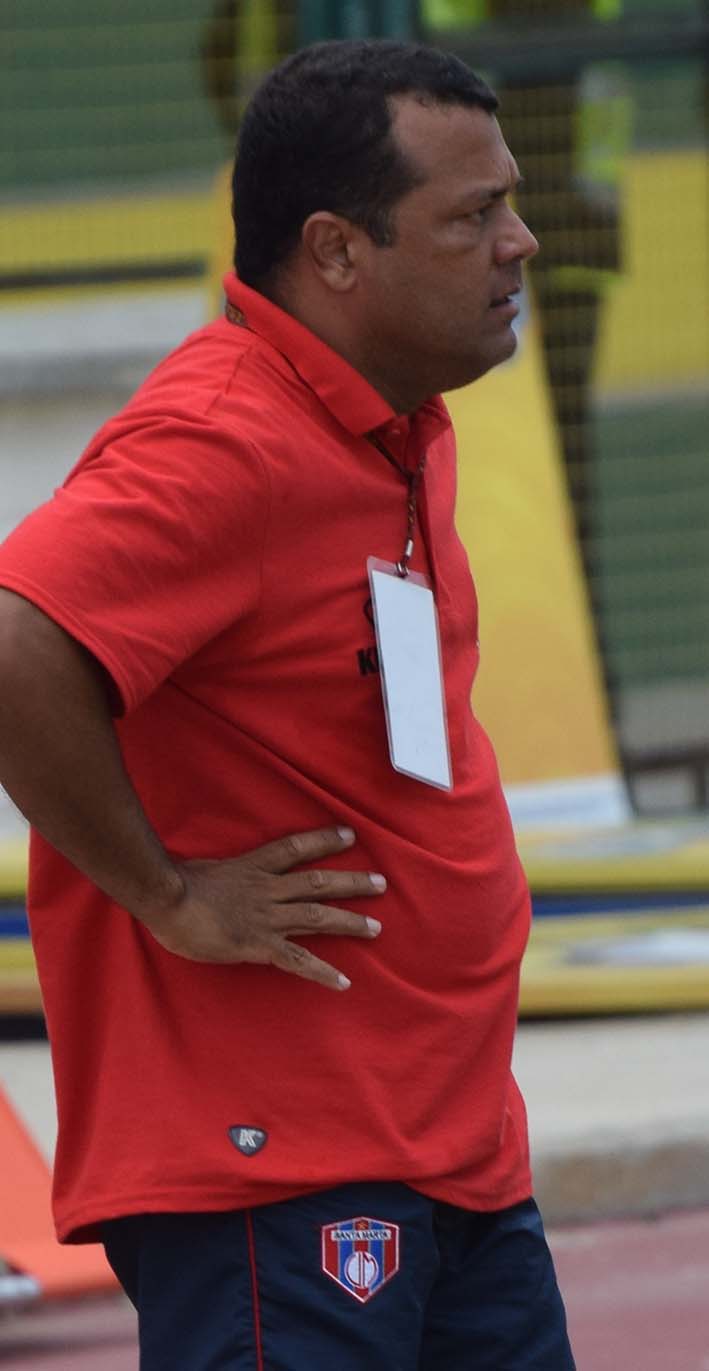 Carlos Silva, solo piensa en ganar al Expreso Rojo en casa.