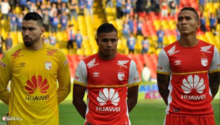Jhon Fredy Miranda Rada (centro) emigrará al fútbol italiano.