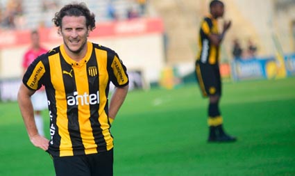 El delantero colombiano, Miguel Murillo, sí viene en la delegación del equipo uruguayo y podría ser de la partida en el tercer compromiso de Peñarol.