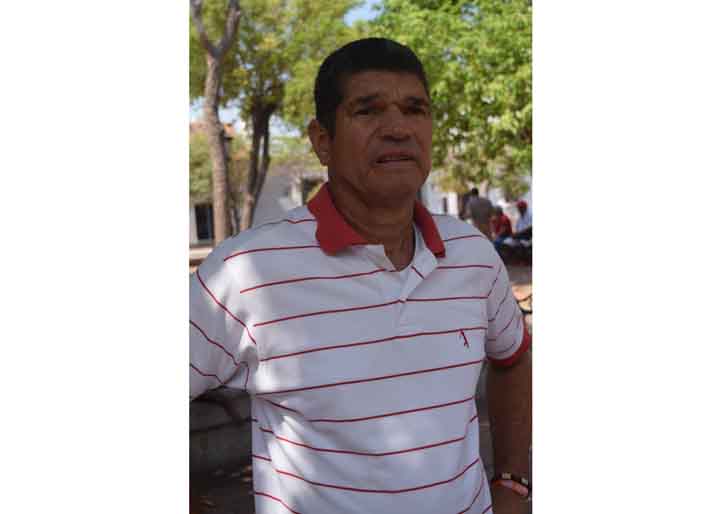 Eduardo Emilio Vilarete: El jugador que militó en equipos como Unión y Nacional; y además defendió los colores de la selección Colombia, sostuvo “los samarios no podemos dejar en el olvido al Unión, ya que, es te club es uno de los históricos del fútbol colombiano, fue cuna de este deporte y además han pasado jugadores que han dejado huella en esta disciplina”. “Tenemos que fortalecer las inferiores, antes el club colocaba en campo siete jugadores locales, ya que el jugador de aquí siente más la camiseta, pero en la actualidad esto se ha perdido”.