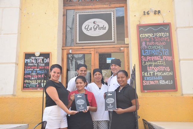 El equipo de La Perla está siempre con la mejor de disposición de brindar una excelente atención y buen servicio. 