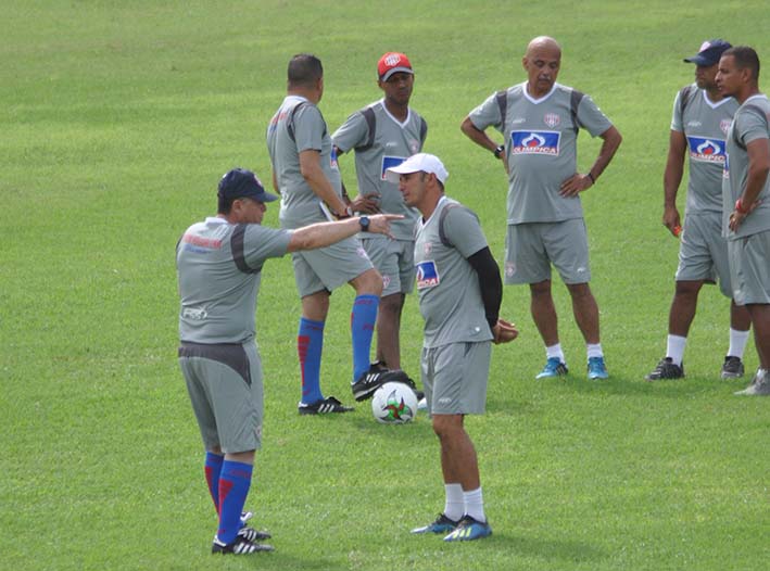 Pedro Sarmiento será oficializado como entrenador del Unión para las próximas temporadas.