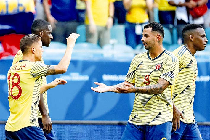 El seleccionado colombiano espera su rival en cuartos de final del partido de esta tarde entre Uruguay y Chile.
