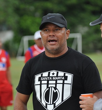 El entrenador Carlos Silva será el encargado de la gesta de quedarse en primera, o el fracaso de descender.