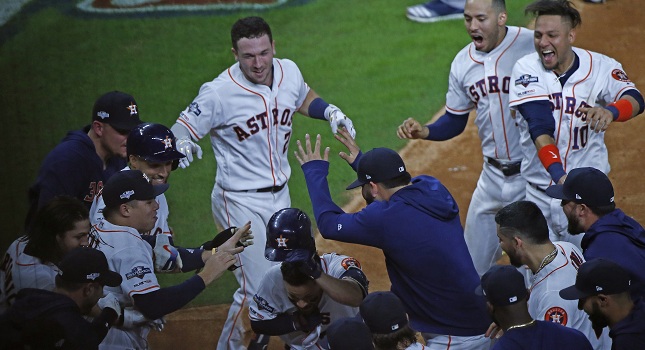 Los Astros de Houston completaron su trabajo al eliminar a los Yanquis de Nueva York. Foto: EFE