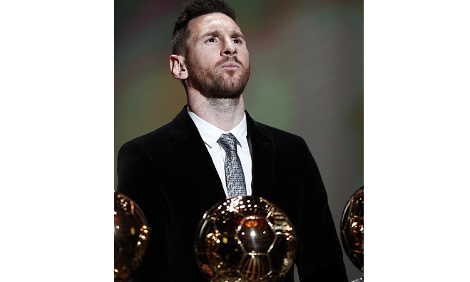 Lionel Messi se queda con el sexto balón de Oro de la Fifa, convirtiendose nuevamente en el mejor jugador del mundo.