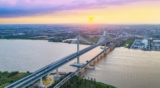 El puente Pumarejo que se convierte en el más largo de Colombia y con el ancho de vía más amplio, brindará ventajas a las construcciones ubicadas en esta parte del país. 