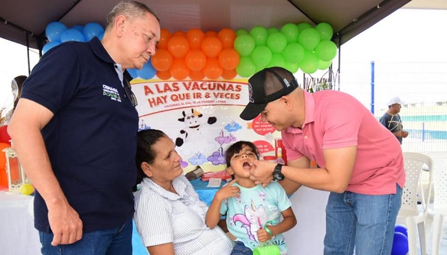 Hospital San Cristóbal y Secretaria de Salud realizan primera jornada de vacunación.