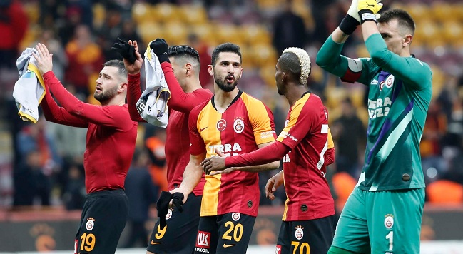 Radamel Falcao jugó 10 minutos en la victoria del Galatasaray sobre el Yeni Malatyaspor.