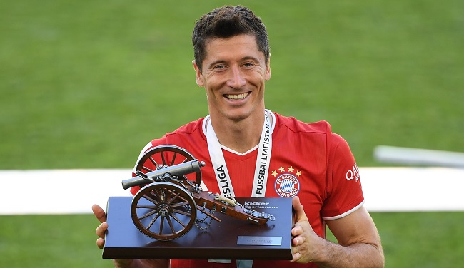 Robert Lewandowski ha conseguido su quinto galardón como máximo goleador de la Bundesliga.