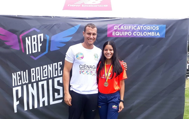El reconocido entrenador, Martín Suárez, ha sido de mucha motivación para las aspiraciones de Estrella Lobo de llegar a ser una atleta de élite.