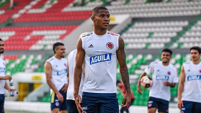 El combinado nacional se entrena en la sede de la Federación Colombiana de Fútbol, donde afina detalles antes del partido ante Chile.