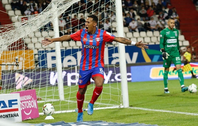 James Sánchez celebra su gol. Foto: Dimayor.