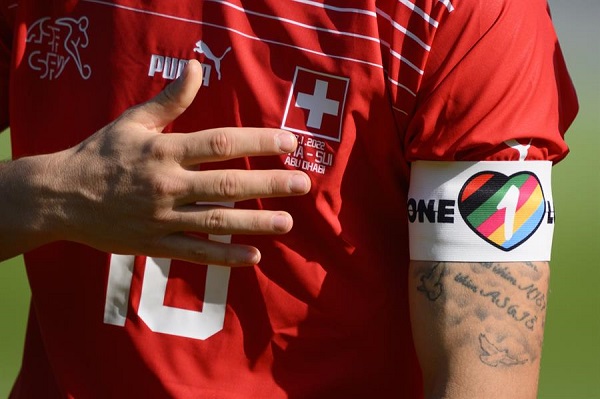 Los capitanes de algunas selecciones pretendían llevar el brazalete puesto el ‘One Love’.