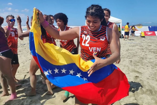 La delegación venezolana ha mostrado su potencial en deportes como Vela, Surf, Lucha Libre de playa y Balonmano, este último le dio la medalla de plata en femenino y el oro en masculino.