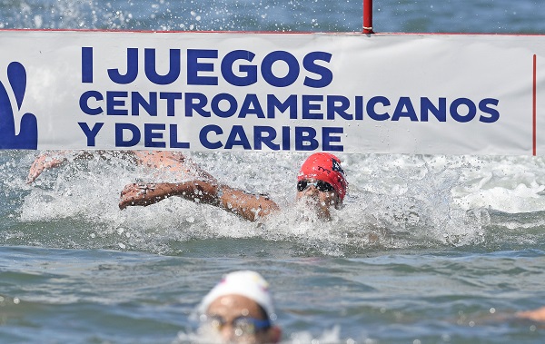 Durante la jornada de hoy llegarán a su fin las competencias de la natación de aguas abiertas de los I Juegos Centroamericanos y del Caribe de Mar y Playa.