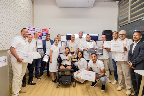 Deportistas y dirigentes condecorados en la ‘Ceremonia Anual de Elección y Proclamación del Deportista del Año 2021 y 2022 Acord Magdalena’.
