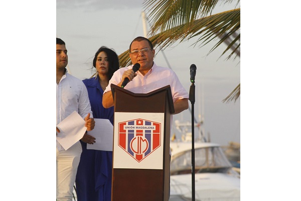 En la gráfica el presidente del Unión Alberto Mario Garzón, en la presentación del equipo Bananero.  Foto Ly Eric Amasifuen.