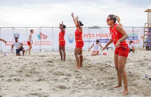 Samarios y turistas vivirán las primeras vacaciones deportivas de playa en El Rodadero.