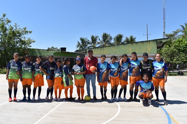 En la gráfica se ven el equipos femeninos de fútbol en el municipio de San Zenón.