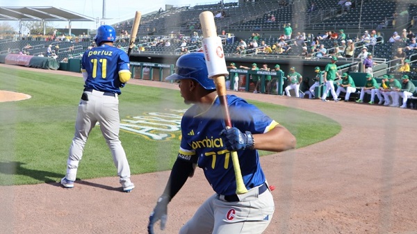 Colombia fabricó tres carreras, pegó siete imparables (2 dobles/1 jonrón), recibió cuatro bases por bolas y nueve ponches.