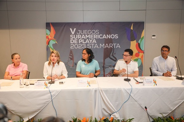 La alcaldesa Virna Johnson en compañía del Gobernador Caicedo y los miembros  del Comité Olímpico Colombiano. 