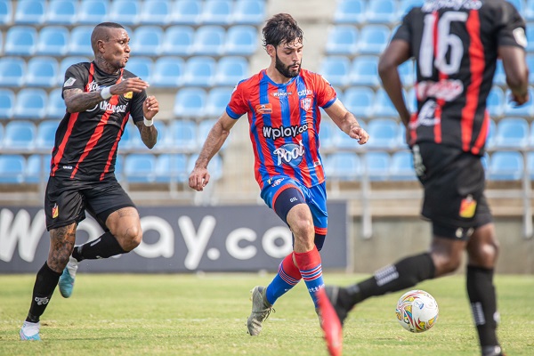 Pereira sacó los tres puntos en el ‘Sierra Nevada’, dejando incertidumbre para el equipo samario. 