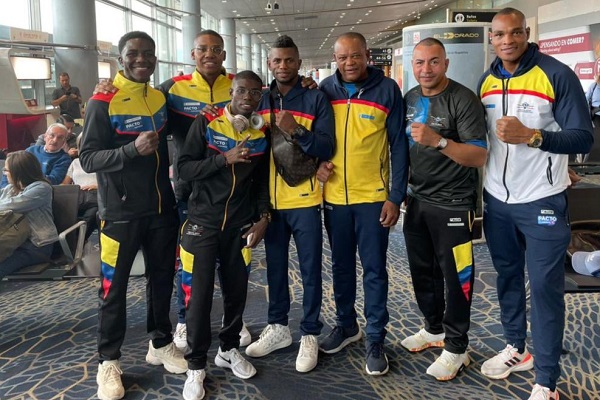 Los pugilistas Cristian Salcedo y José Manuel Viáfara debutaron con triunfo en el certamen celebrado en Uzbekistán.