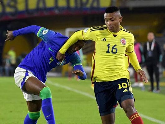 Por parte del Seleccionado Colombiano Óscar Cortés es el futbolista que más se ha destacado en la actualidad.