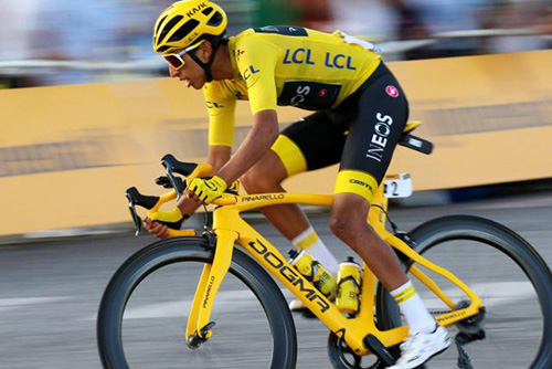Egan Bernal listo para competir en un torneo donde logró consagrarse como ganador del Tour de Francia en época de pandemia.