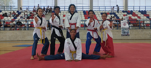 Atletas de la Liga de Taekwondo del Magdalena listos para los preparativos desarrollados en la ciudad de la montaña. 
