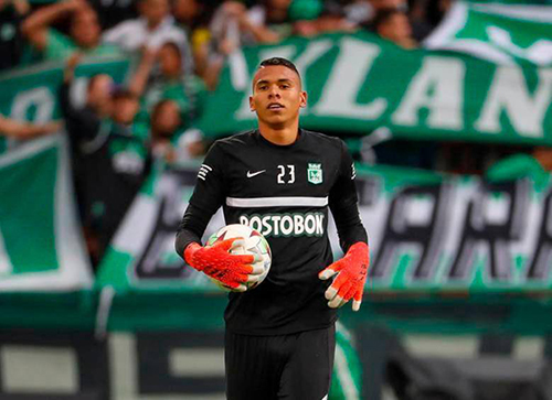 El guardameta colombiano Kevin Mier, aceptó su compromiso con la hinchada del cuadro mexicano. 