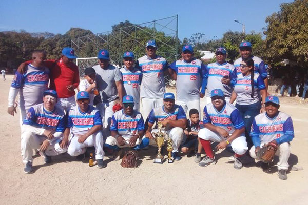  El título de campeones en el torneo de sóftbol se suma a la reputación de los Cachorros como un equipo formidable en la escena deportiva local.