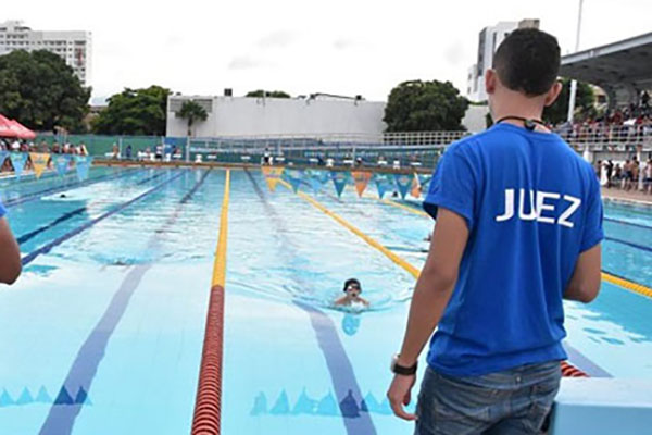 Los nadadores tienen la oportunidad de lucirse en las diferentes modalidades del torneo. 