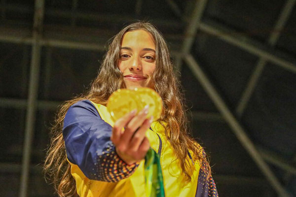 Colombia sigue sumando medallas en los Juegos Bolivarianos de la Juventud. La delegación colombiana ya acumula 52 preseas y se mantiene en el primer lugar del medallero.