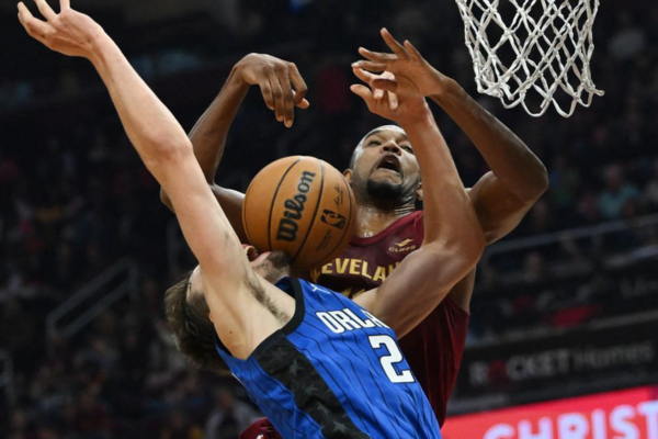 Especialmente humillante fue la segunda parte de este sábado de los Cavaliers, hundidos con un penoso 61-29 acumulado en los dos últimos cuartos.