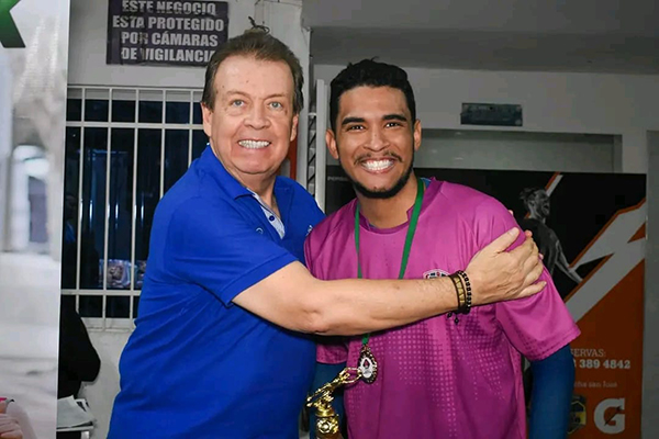 Carlos Quintero, rector de la CBN en compañia del portero menos vencido Andrès Vargas.
