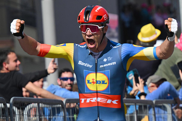 El italiano Jonathan Milan ya había ganado dos etapas en la presente temporada, en la Tirreno-Adriático y en la Vuelta a la Comunidad Valenciana.