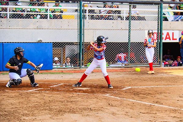 La Liga de Softbol del Magdalena está comprometida con la promoción de la igualdad de género en el deporte.