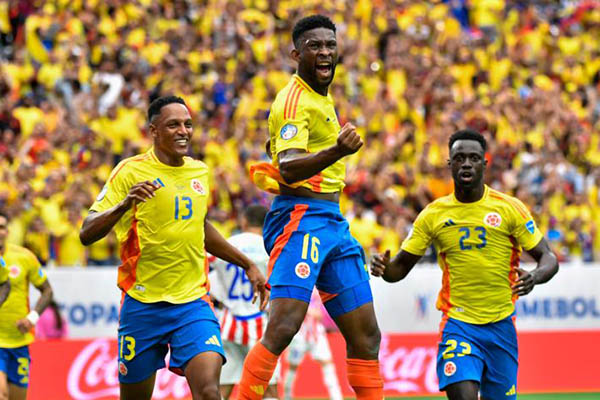 La Tricolor lo sufrió en los últimos instantes del partido, donde Paraguay salió a buscar el empate, situación que no pudo por la rudeza que mostró Colombia para defender el marcador. La Tricolor lo sufrió en los últimos instantes del partido, donde Paraguay salió a buscar el empate, situación que no pudo por la rudeza que mostró Colombia para defender el marcador.